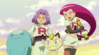Fichier:XY018 - Qulbutoké de Jessie et Miaouss de la Team Rocket.png