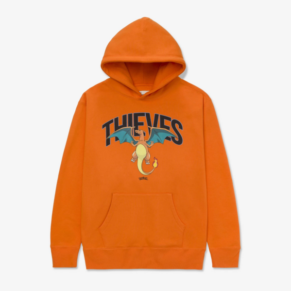 Fichier:100 Thieves hoodie Dracaufeu 2024.png