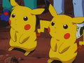 Pikachu (de Sacha) et Sparky (de Richie)