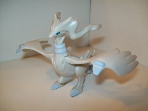 Collection McDonald's 2011 - Figurine Reshiram.png