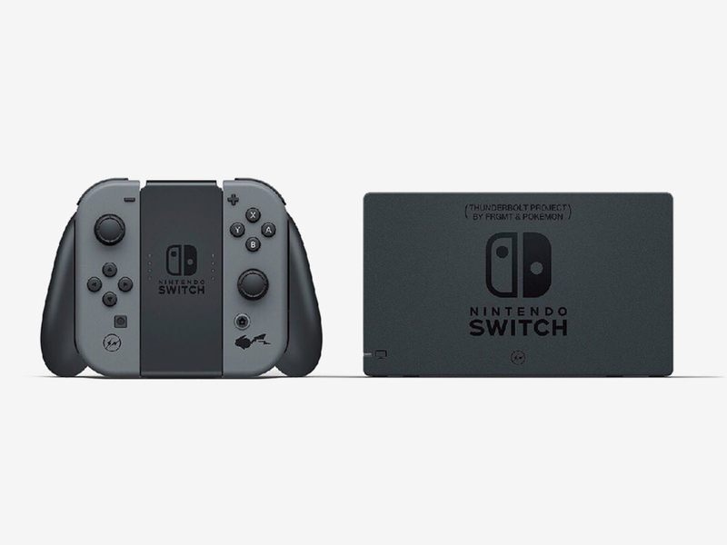 Fichier:Nintendo Switch édition Thunderbolt x Pokemon Project dock et joy-con.png
