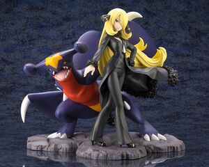 Figurine Cynthia avec Carchacrok ArtFX.jpg