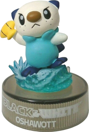 Figurine Moustillon (Outstanding Oshawott Box, socle noir) JCC.png